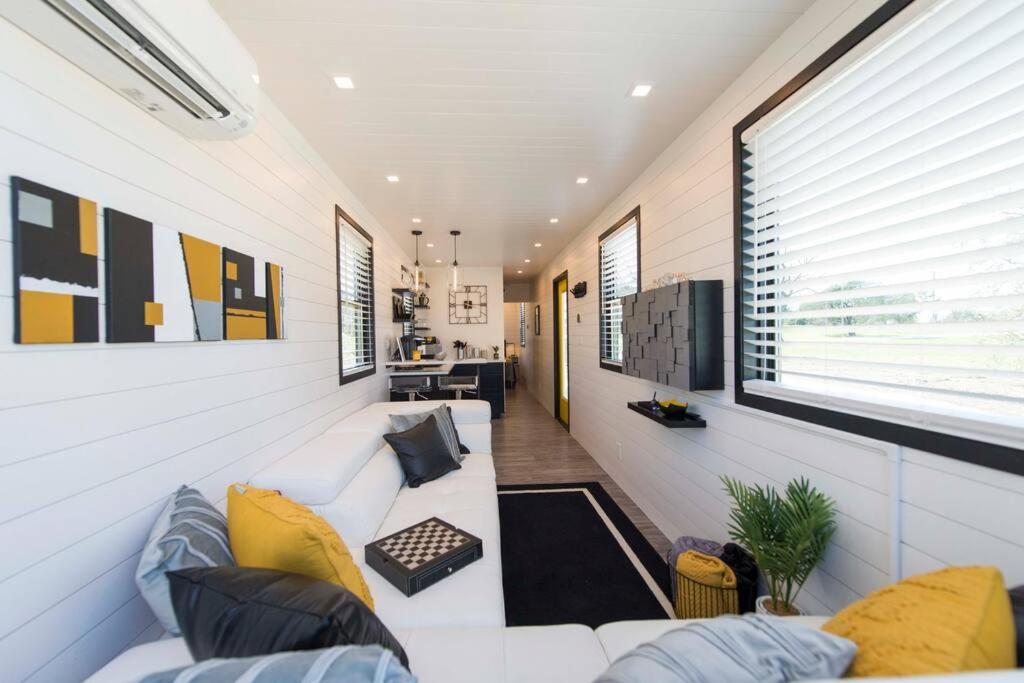 The Zephyr Modern Luxe Container Home Bellmead Exterior photo
