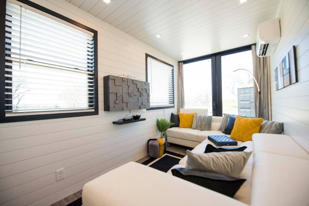 The Zephyr Modern Luxe Container Home Bellmead Exterior photo